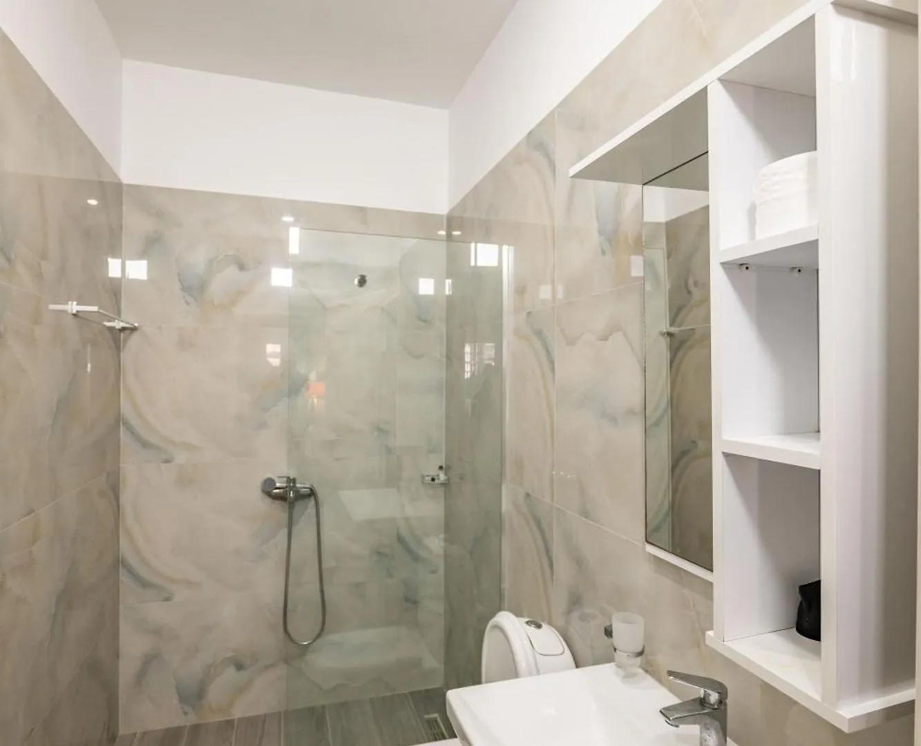 Aparthotel Roan Apartments Albania