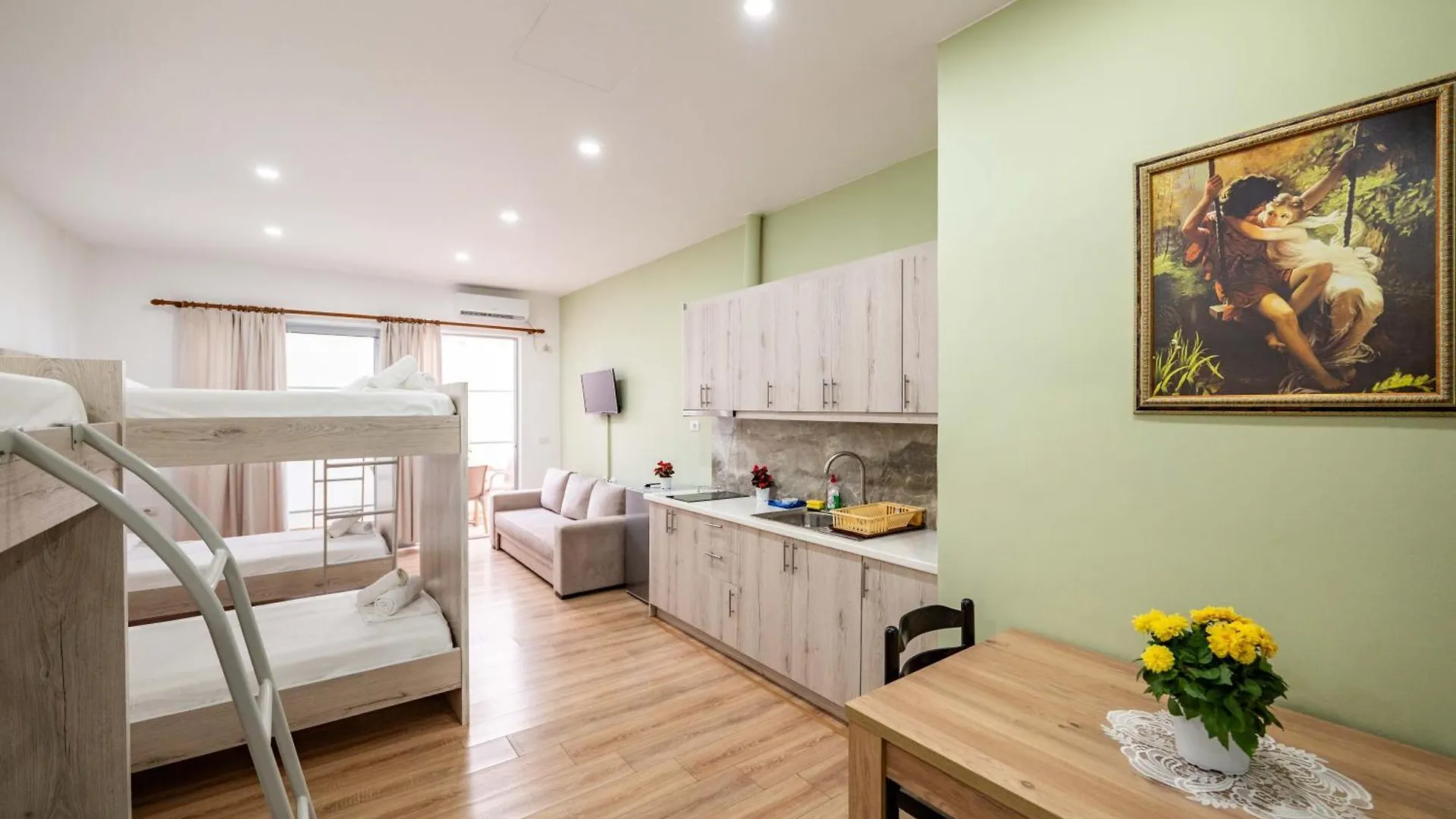 Roan Apartments Albánie