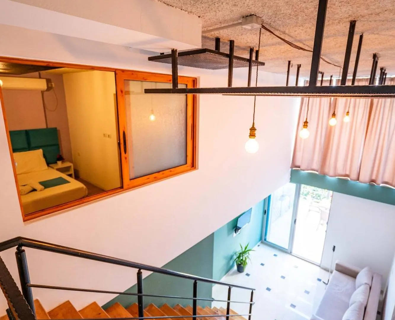Roan Apartments