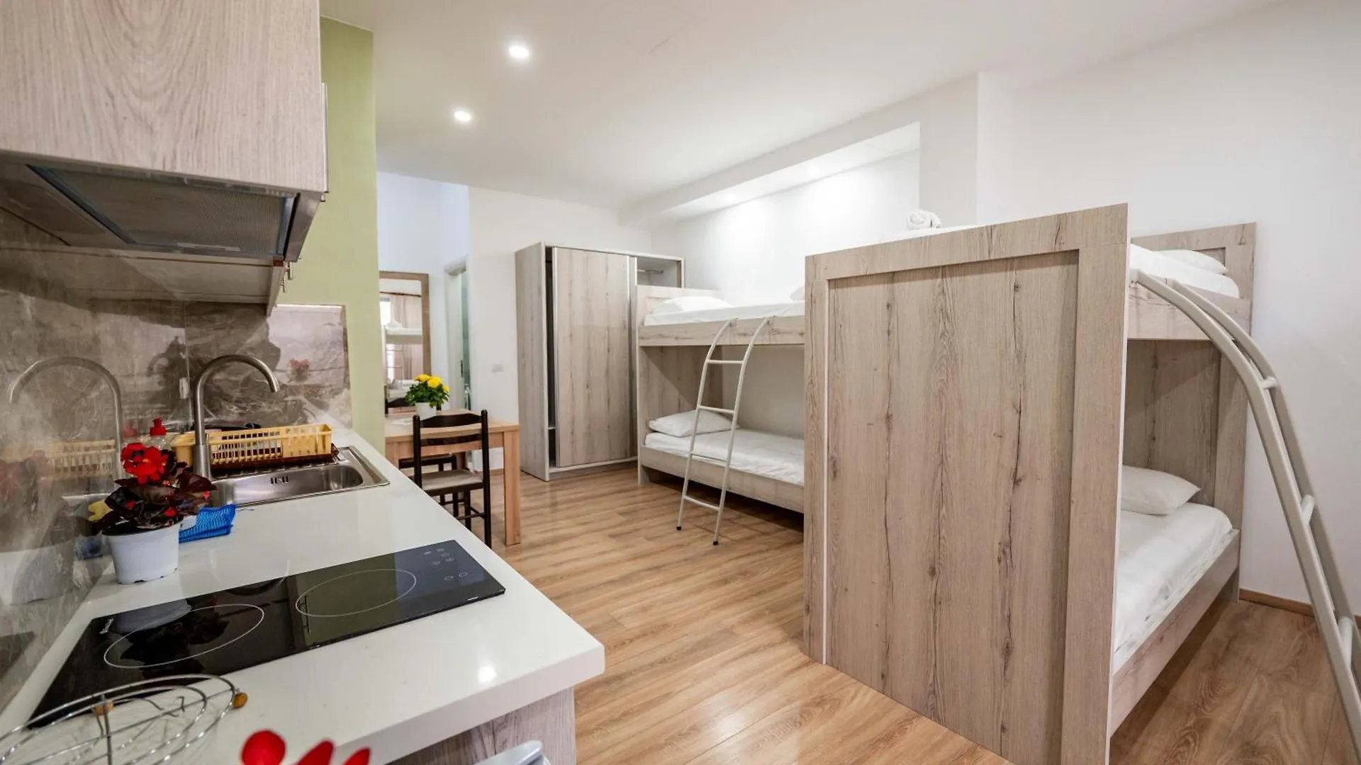 Aparthotel Roan Apartments Sarandë