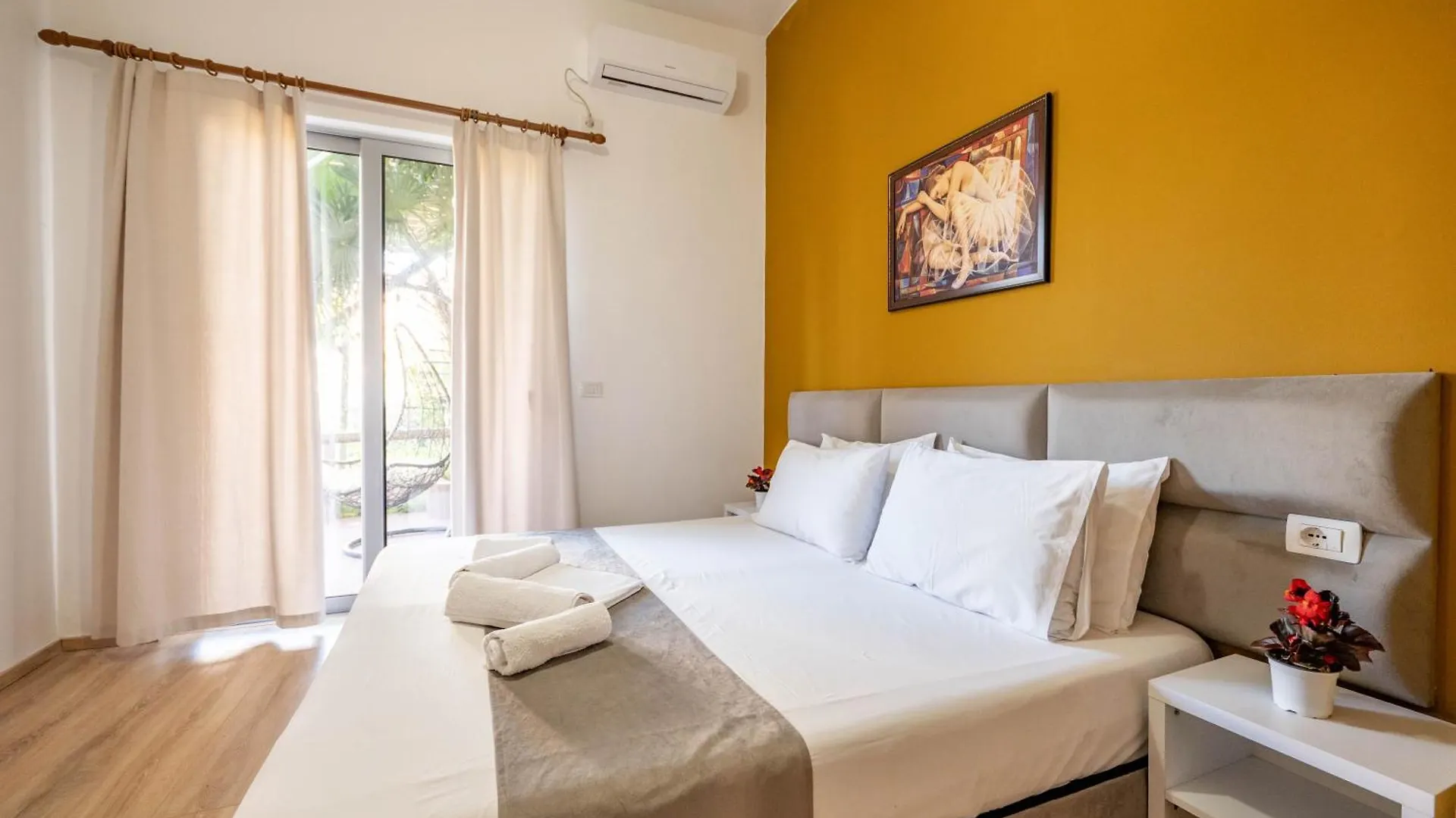 Roan Apartments Sarandë